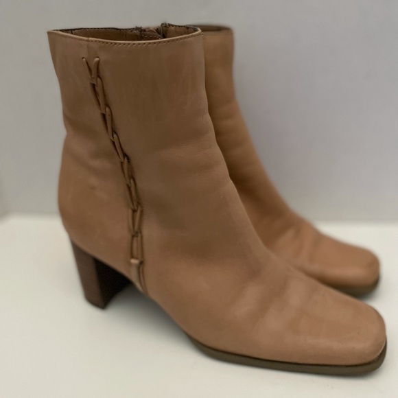 St Johns Bay tan leather boots, 8, GUC - Picture 3 of 9